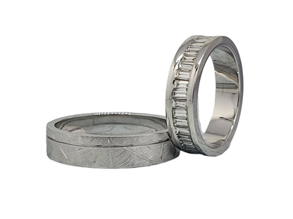 585 White Gold Paried Wedding Ring with a Diamond